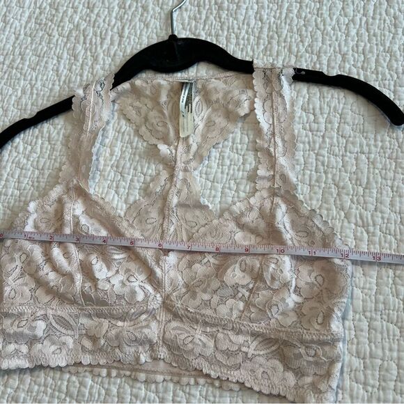 ✨ Intimately Free People Light Pink Lace Bralette XS - Picture 7 of 8